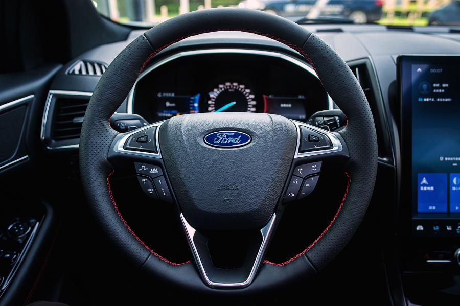 Панель приборов Ford Edge ST-Line 2019 года  (CN) (фото 22 из 23)